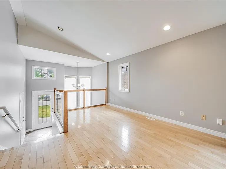 4231 Whiskey Ave — Photo 2