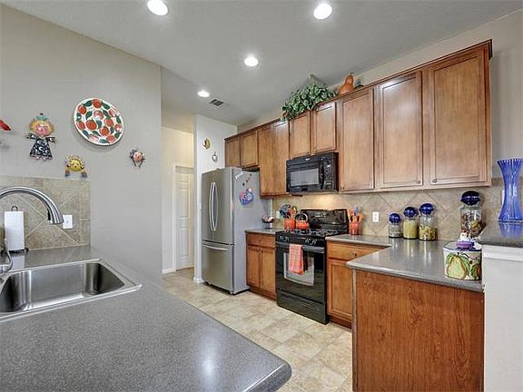4th image of 706 Crane Canyon Pl