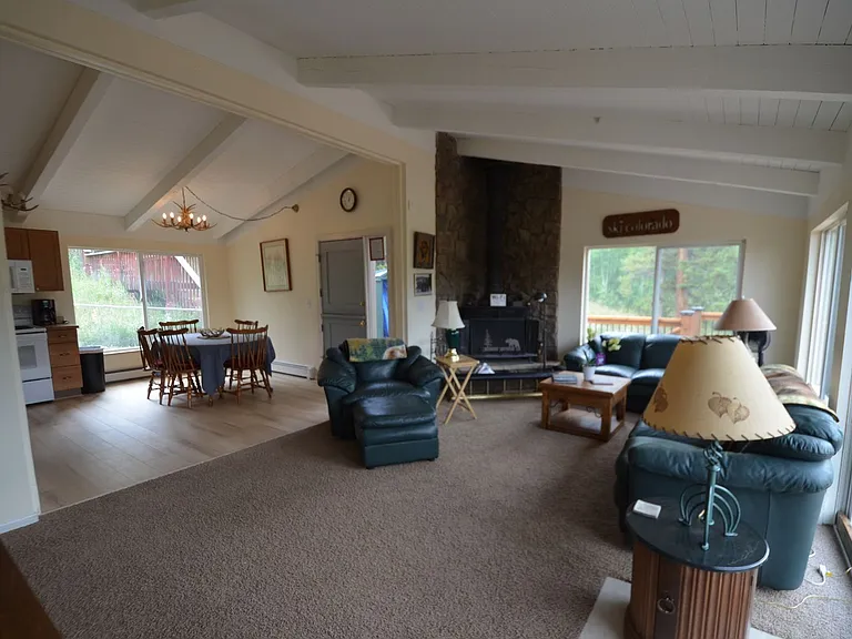 1148 American Way — Photo 4