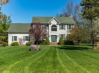 84 Coppergate Ln, Warwick, NY 10990