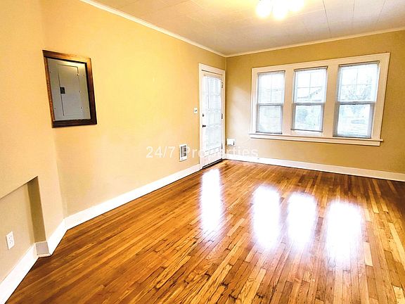 3rd image of 1404 SE 29th Ave #1404