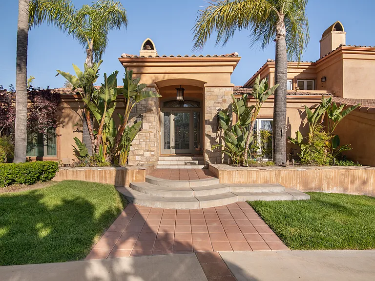 1650 Mesa Ridge Ave — Photo 3