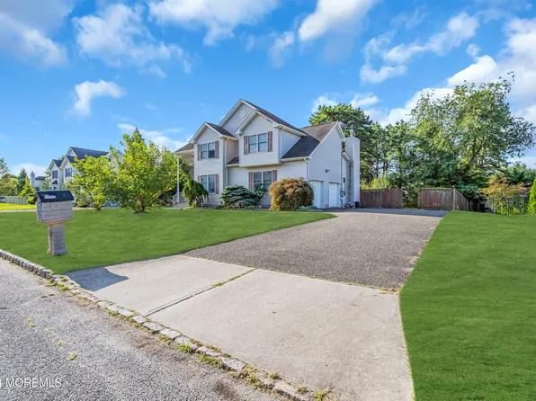 13 Woodview Drive, Howell, NJ 07731