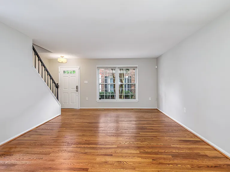 2526 S Arlington Mill Dr — Photo 3