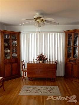 Dining area in the living/dining combo.
