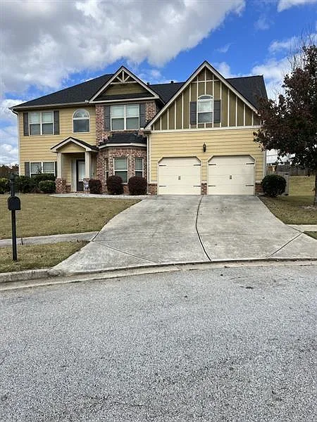 5 bed, 3.0 bath, 3028 sqft, $2,700 — Photo 2