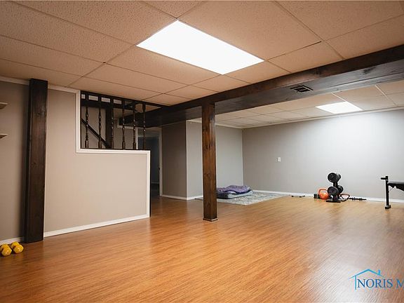 4th image of 1329 Anderson Ave