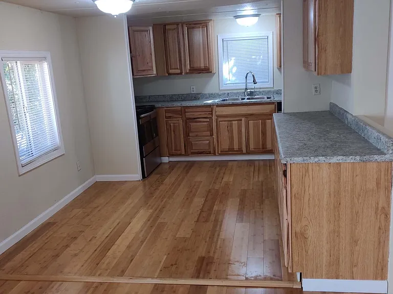 889 N Sundown Dr — Photo 3