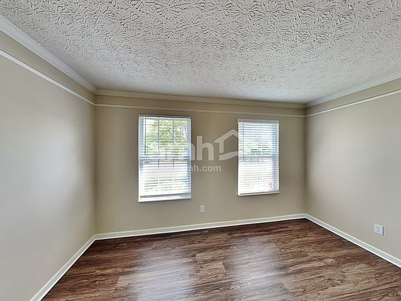 4th image of 35 Langtree Dr