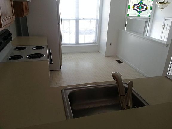2nd image of 327 Palmerston Ct