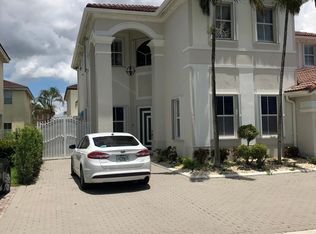 17893 NW 87th Pl, Hialeah, FL 33018