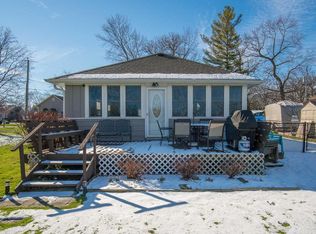 6417 Riverside Rd, Waterford, WI 53185