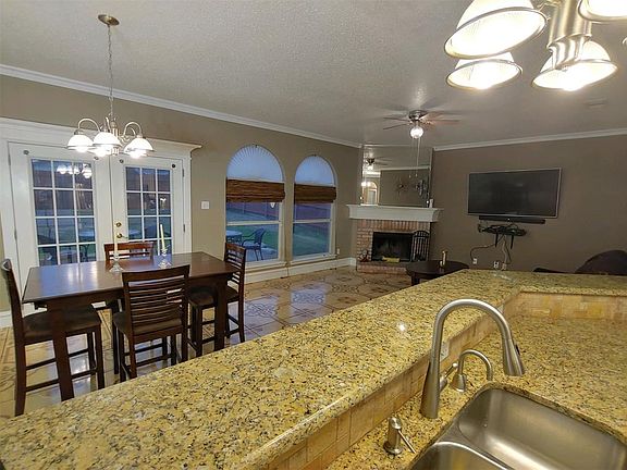 5th image of 513 Blueberry Hill Ln