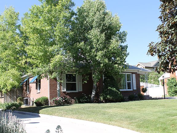 3rd image of 1843 E Blaine Ave