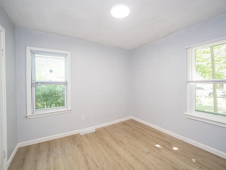 22675 Santa Maria St — Photo 25