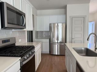 605 W South St #31, Leander, TX 78641