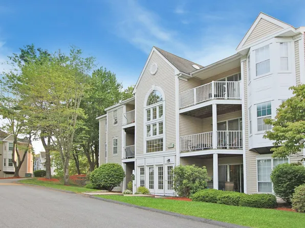 2 Galloway Road #38, Merrimack, NH 03054