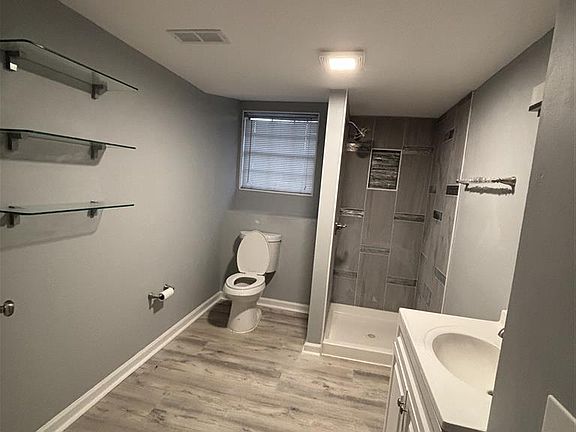 3rd image of 1079 Omar Dr