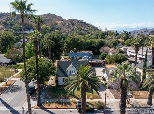 3893 Pine St, Riverside, CA 92501
