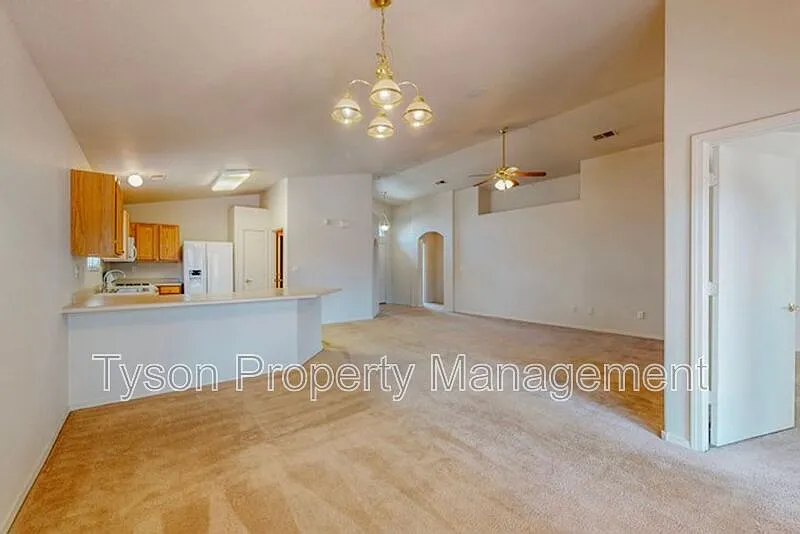 3 bed, 2.5 bath, 1713 sqft, $1,975 — Photo 3