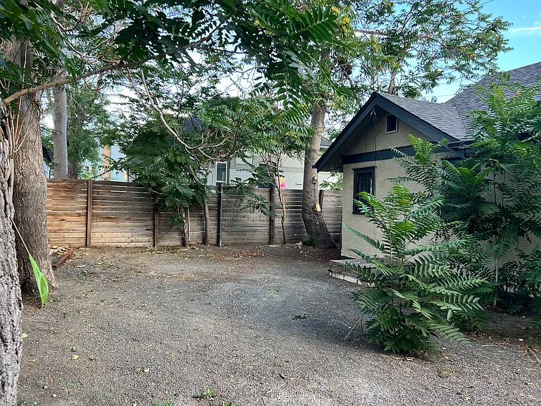 1124 W 11th Ave — Photo 8