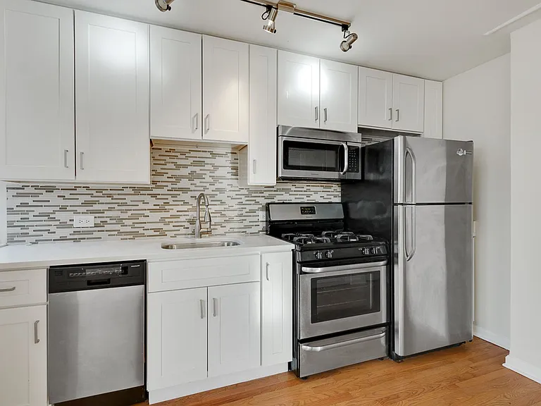 2520 W. Leland — Photo 7