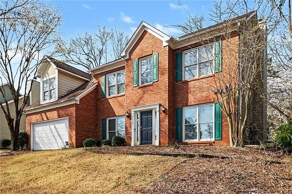 4 bed, 2343 sqft, $2,800 — Photo 2