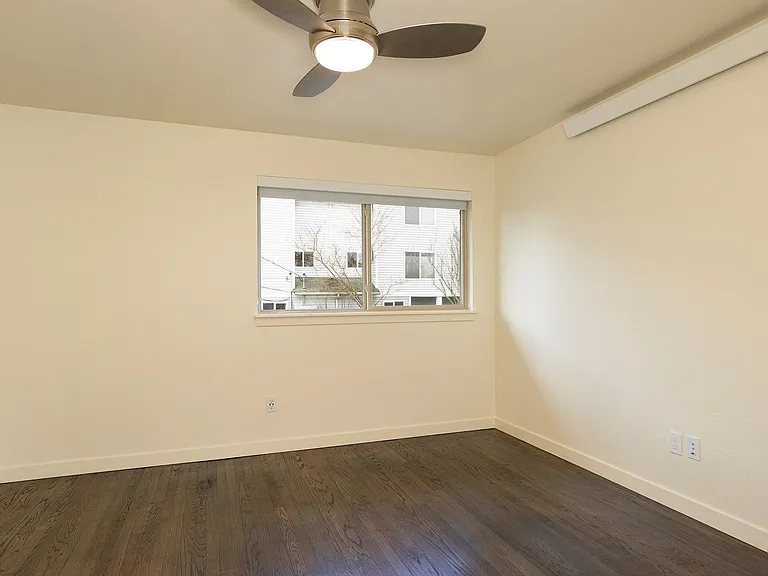 Ballard Seattle 2-Bedroom Apartment for Rent | Private Entrance, In-Unit Washer/Dryer, Smart Home... — Photo 15