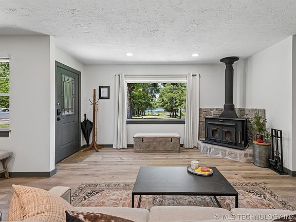 3rd image of 419027 E 1145th Rd