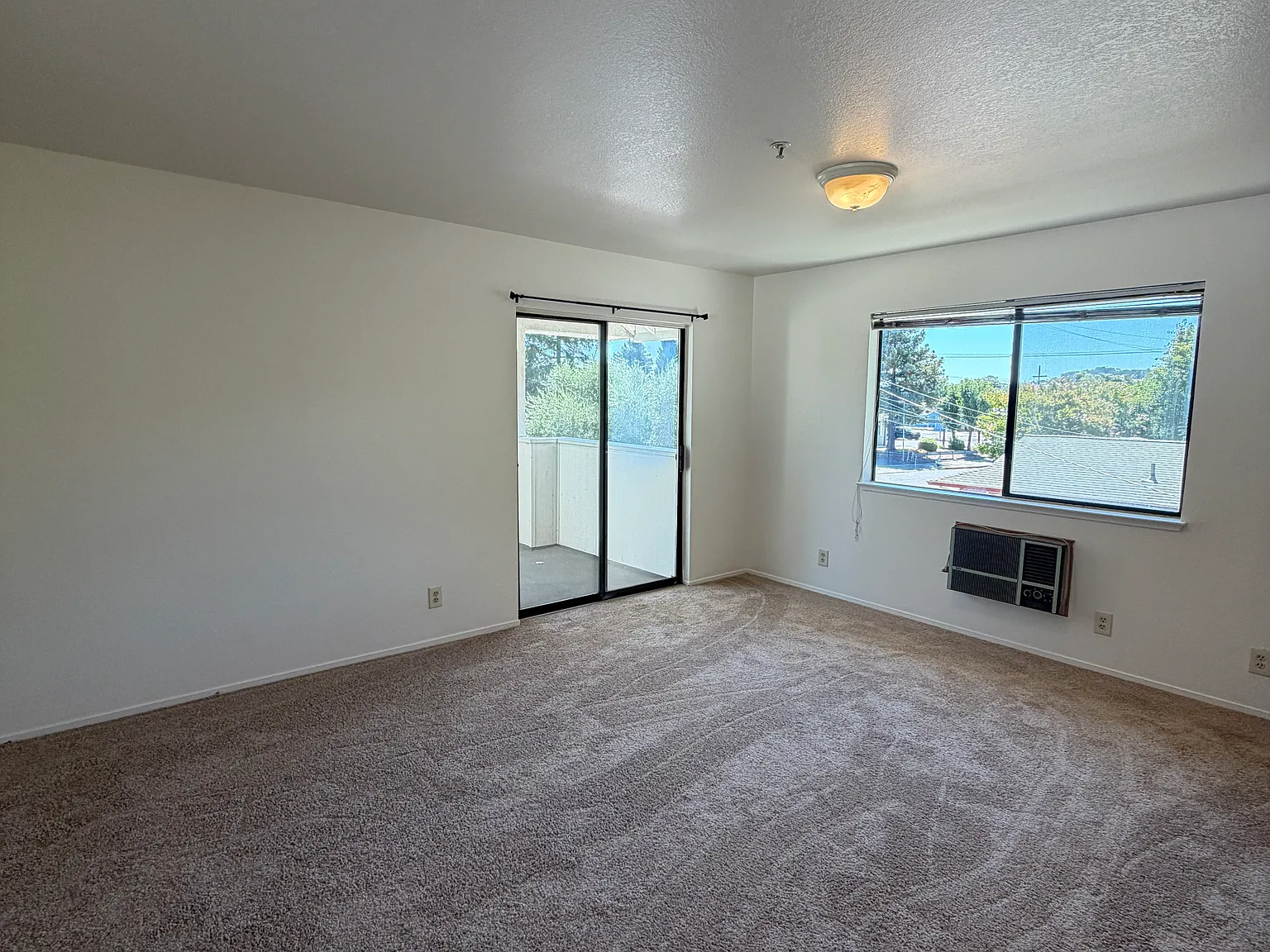 1 bed, $2,200 — Photo 2