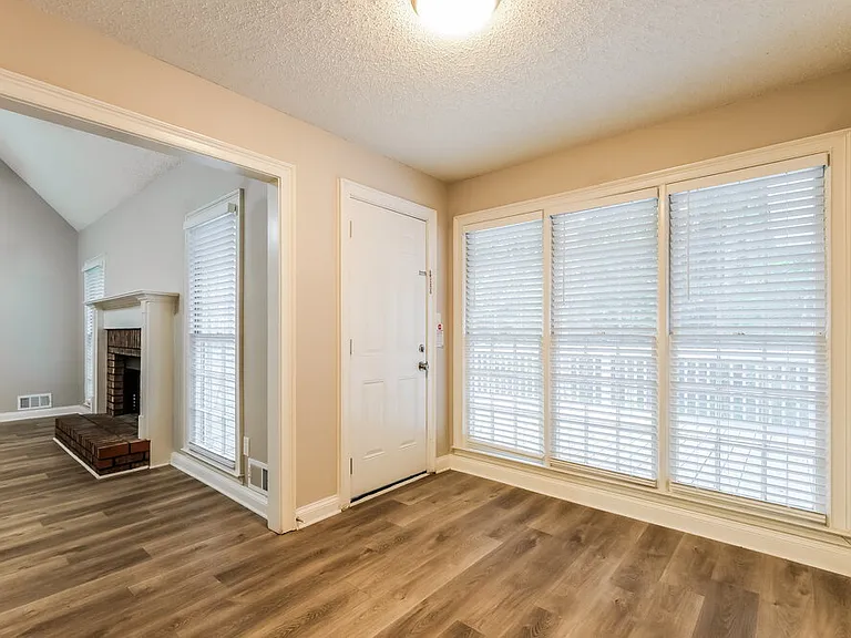 51 Abbey Ln — Photo 6