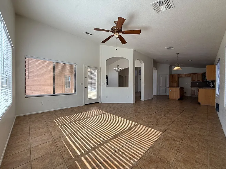8202 S 47th Ave — Photo 15