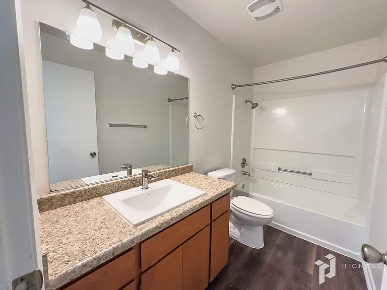 Amanda Place Apartments — Photo 46