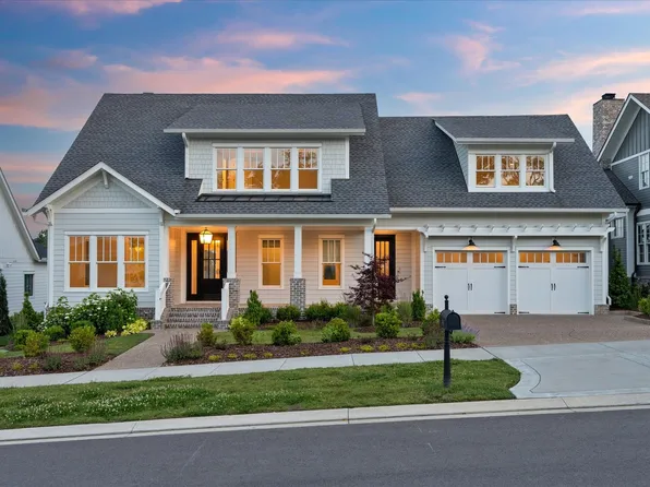 8685 Belladonna Dr, College Grove, TN 37046