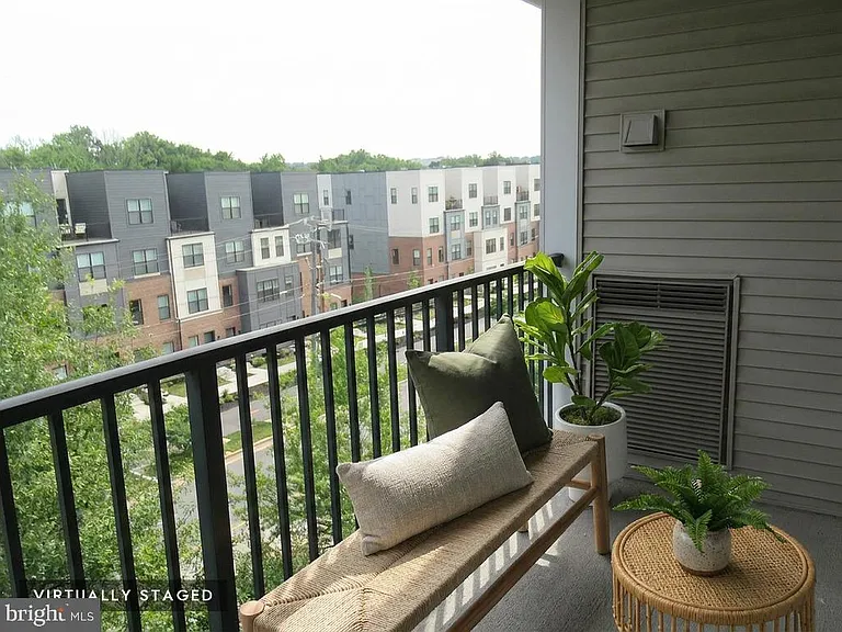 4850 Eisenhower Ave #425 — Photo 17