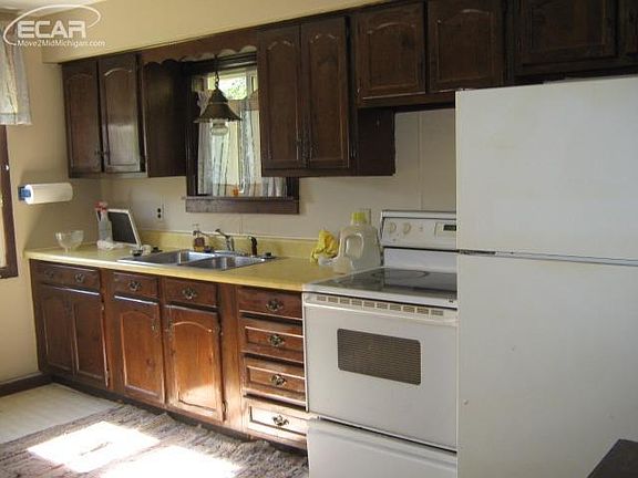 5th image of 2046 E Boatfield Ave