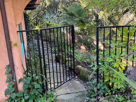 2nd image of 1827 Sycamore Canyon Rd