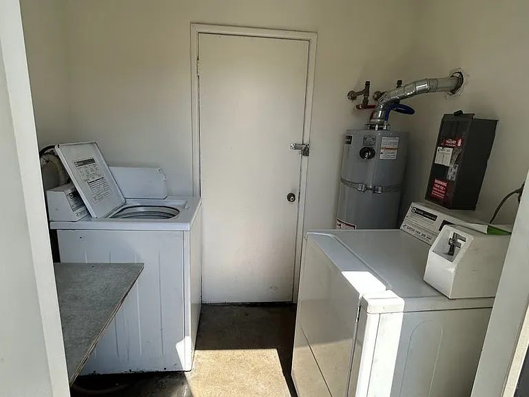 611 N Alhambra Ave — Photo 10