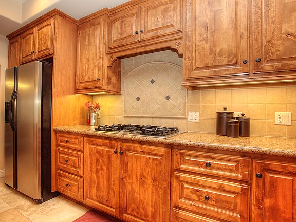 2nd image of 2032 W 237th St