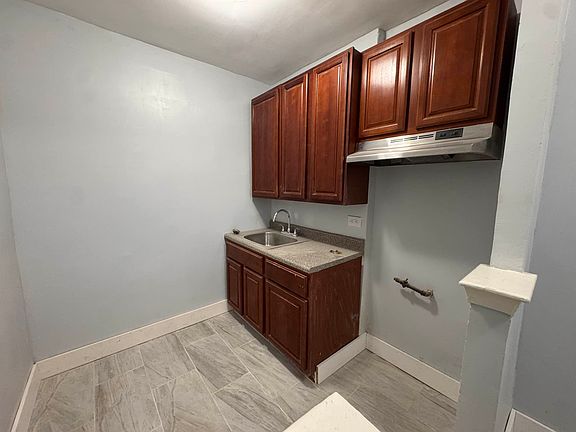 5th image of 450 Rockaway Pkwy #1