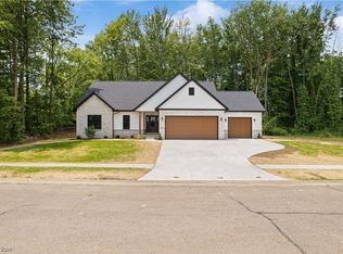 536 Lakewood Dr E, Canal Fulton, OH