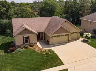 1740 Stone Crest Dr NE, Rochester, MN 55906