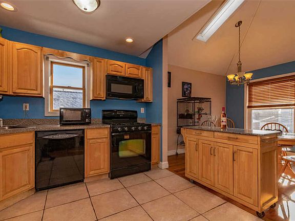 3rd image of 15631 99th St