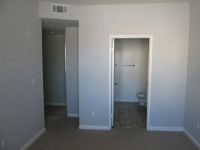 10133 Tabor St — Photo 24