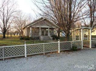 217 S Broadway St, Weaubleau, MO 65774