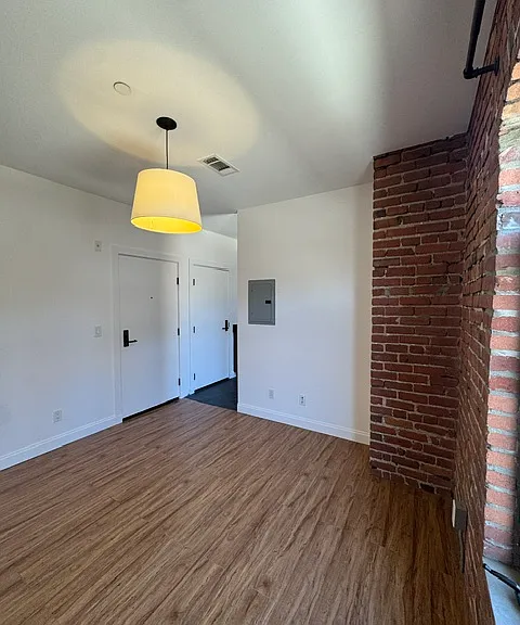 920 Montgomery St #311 — Photo 6