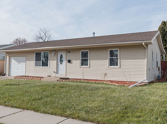 4th image of 126 E Streamwood Blvd