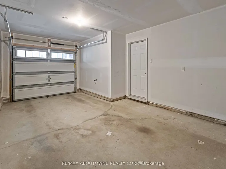219 Dundas St E #27 — Photo 27