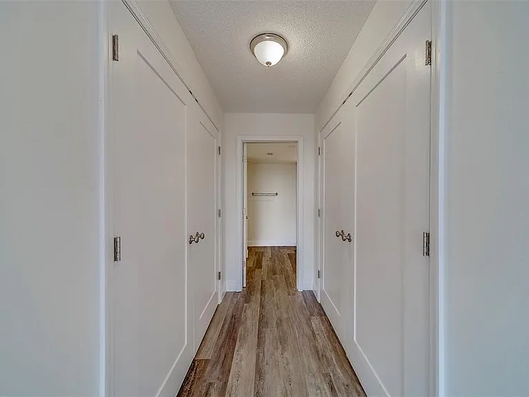 100 Oakmont Ln #504 — Photo 20