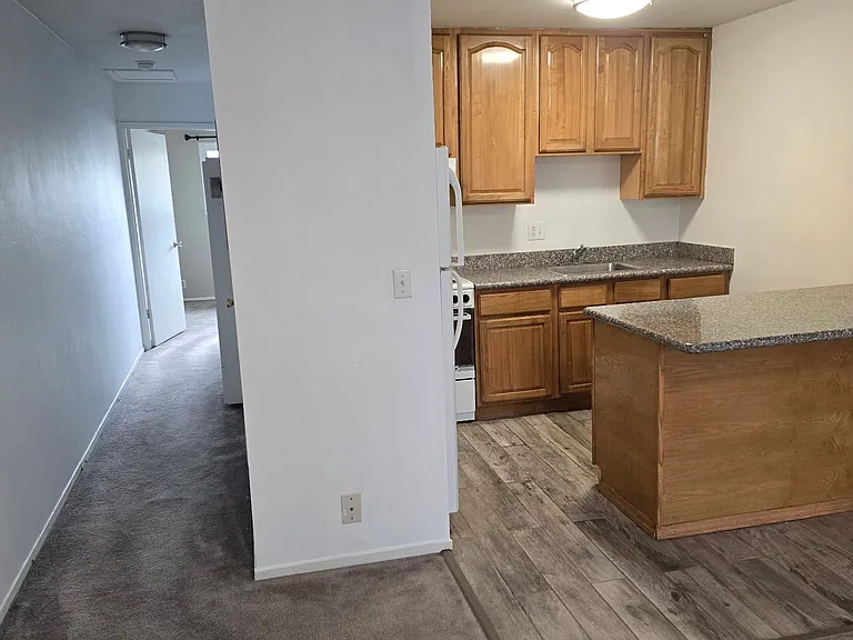 2850 Sneath Ln Apts — Photo 4